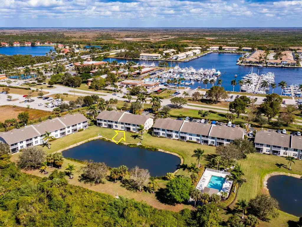 338 Newport Drive Naples FL 34114