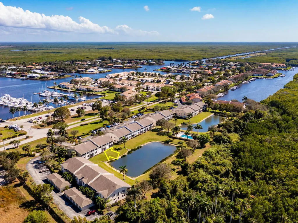 338 Newport Drive Naples FL 34114