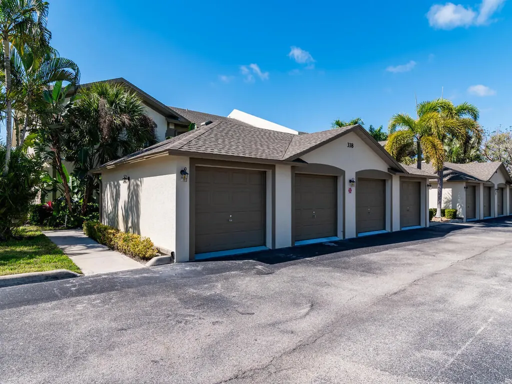 338 Newport Drive Naples FL 34114