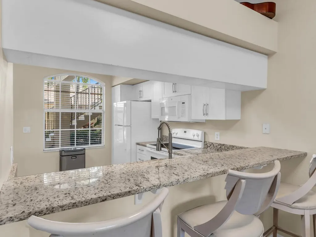 338 Newport Drive Naples FL 34114