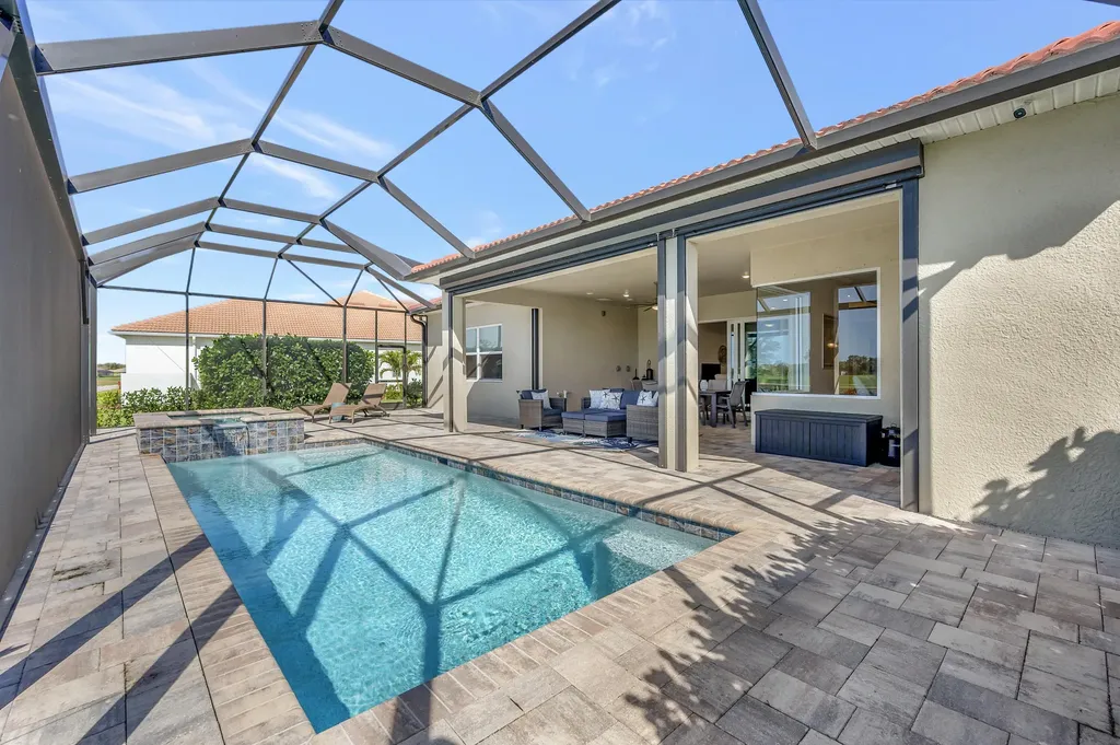 18724 Ensenada Drive Naples FL 34114