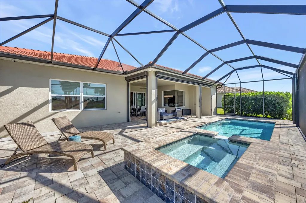 18724 Ensenada Drive Naples FL 34114
