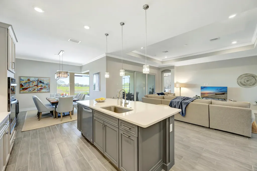 18724 Ensenada Drive Naples FL 34114