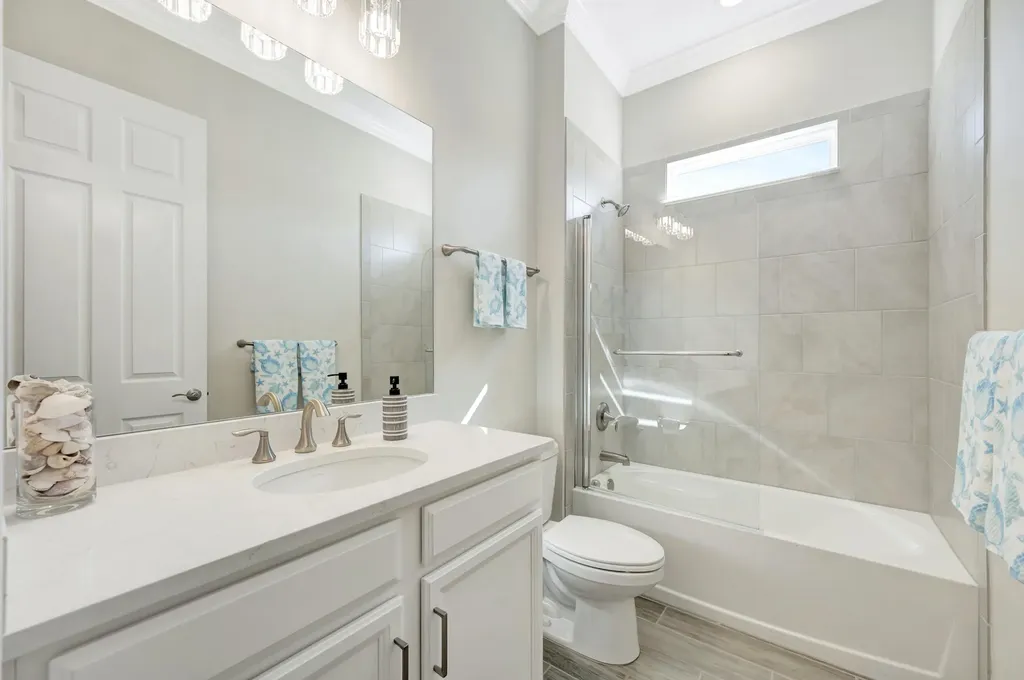 18724 Ensenada Drive Naples FL 34114