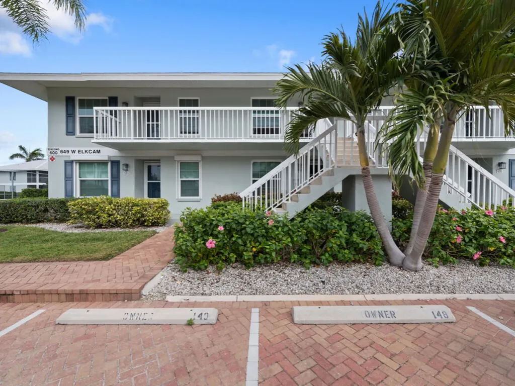 649 W Elkcam Circle Marco Island FL 34145