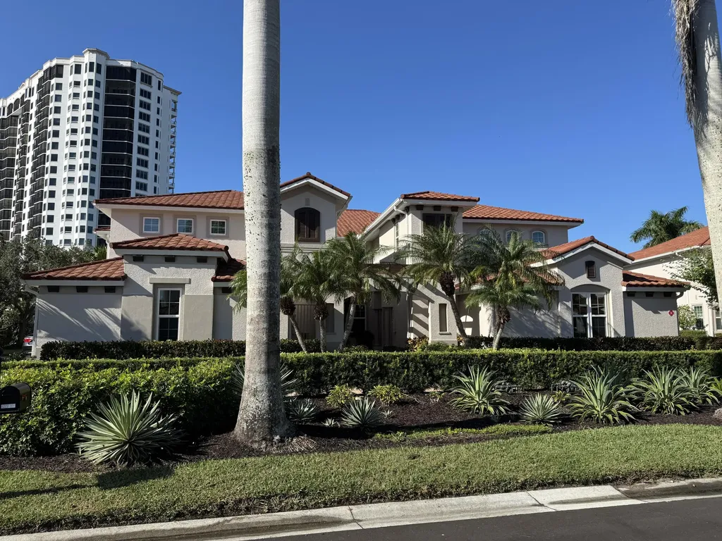 1277 Rialto Way Naples FL 34114