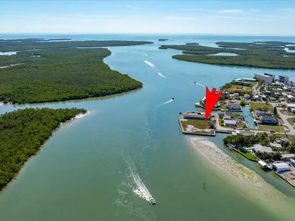 108 East Court Goodland FL 34140