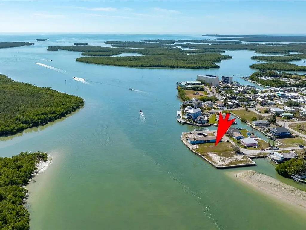 108 East Court Goodland FL 34140