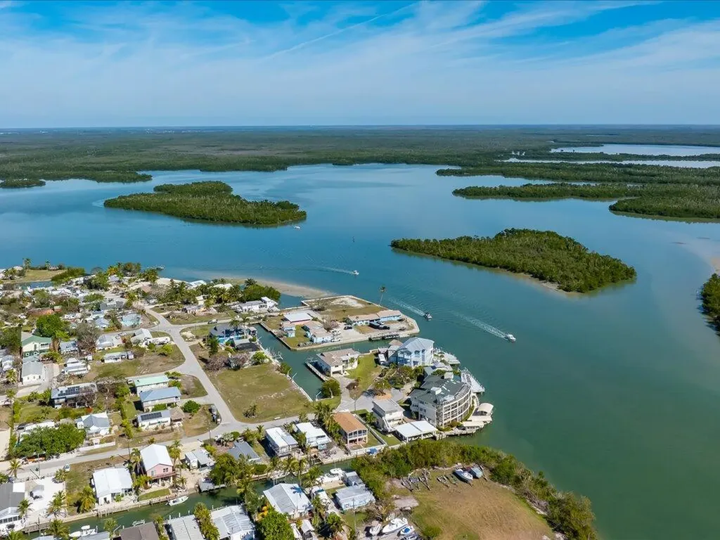 108 East Court Goodland FL 34140