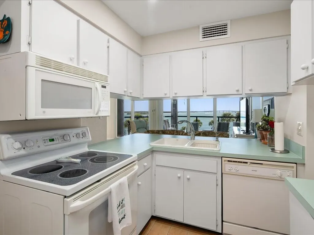 1085 Bald Eagle Drive Marco Island FL 34145