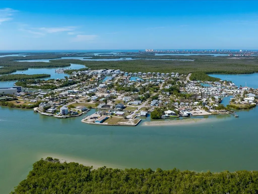 565 Coconut Avenue W Goodland FL 34140