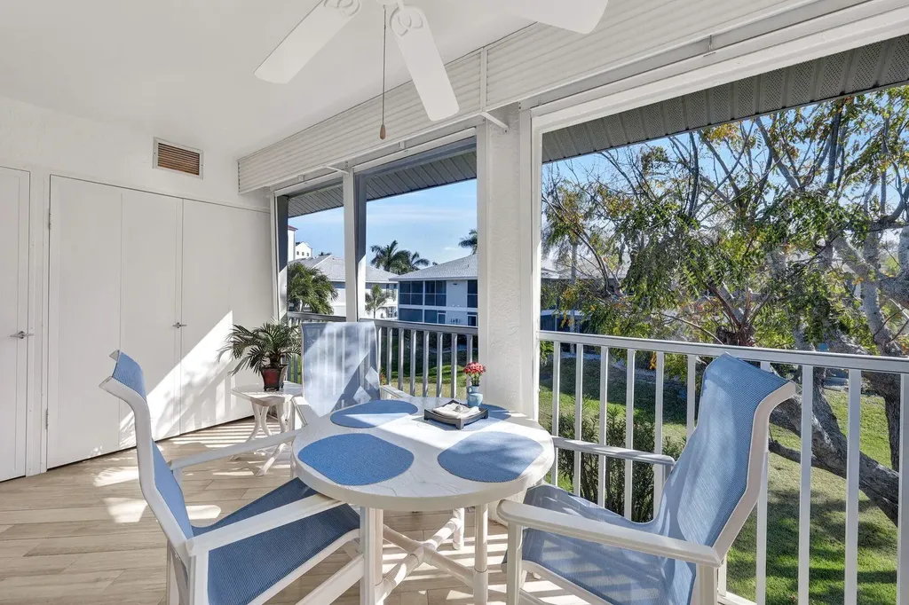 Marco Island FL, 711 W Elkcam Circle, Unit 121