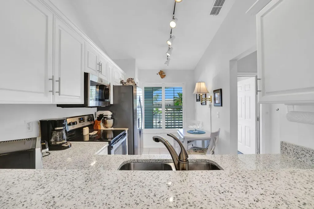 1006 Mainsail Drive Naples FL 34114