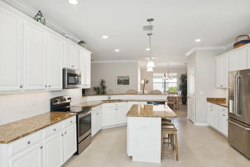 3819 Treasure Cove Circle Naples FL 34114