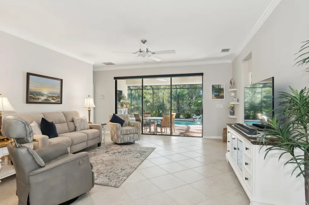 3819 Treasure Cove Circle Naples FL 34114