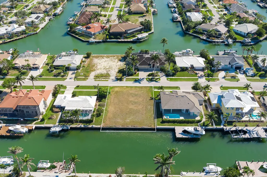 1748 Wavecrest Court Marco Island FL 34145