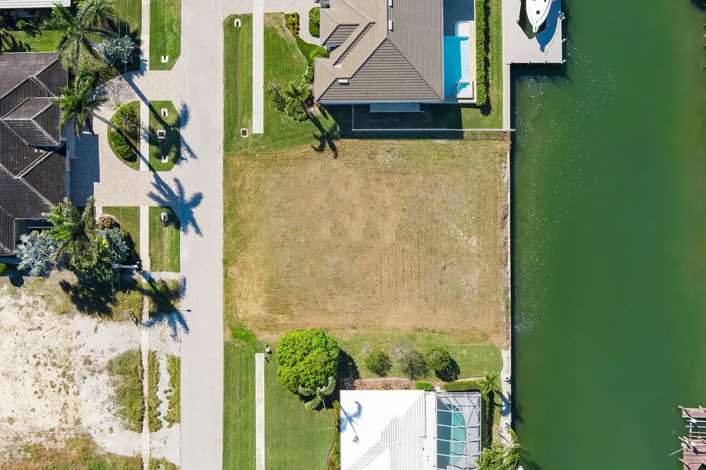 1748 Wavecrest Court Marco Island FL 34145