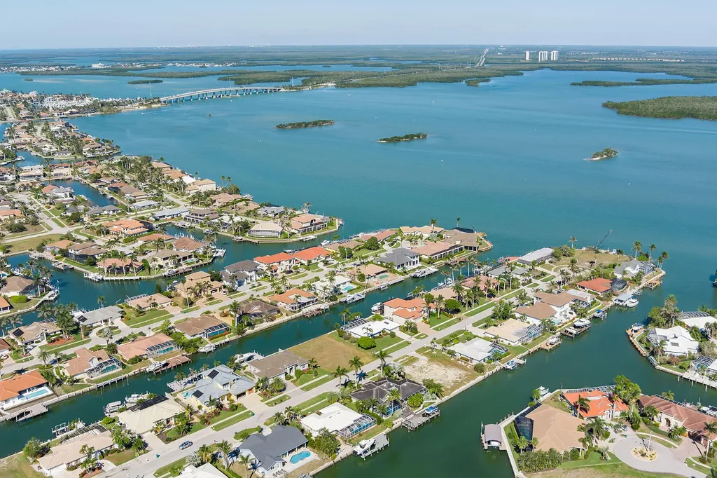 1748 Wavecrest Court Marco Island FL 34145