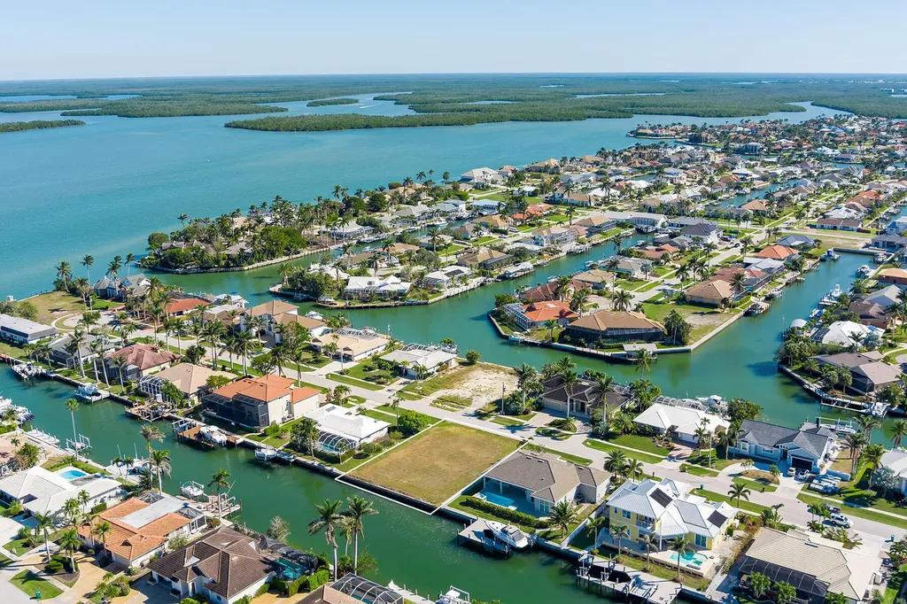 1748 Wavecrest Court Marco Island FL 34145