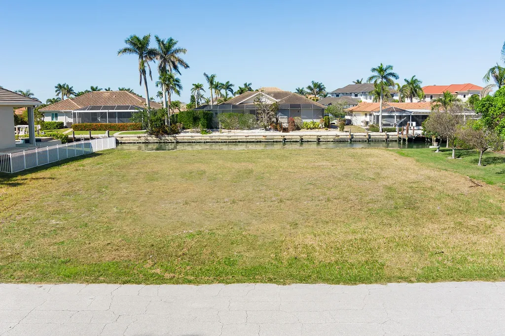 1748 Wavecrest Court Marco Island FL 34145