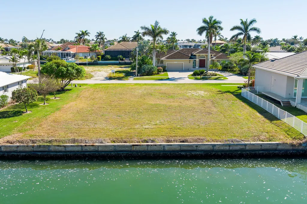 1748 Wavecrest Court Marco Island FL 34145