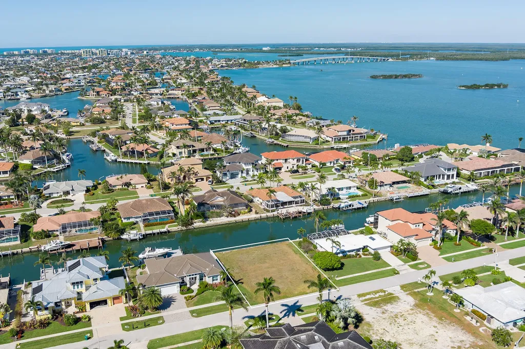 1748 Wavecrest Court Marco Island FL 34145