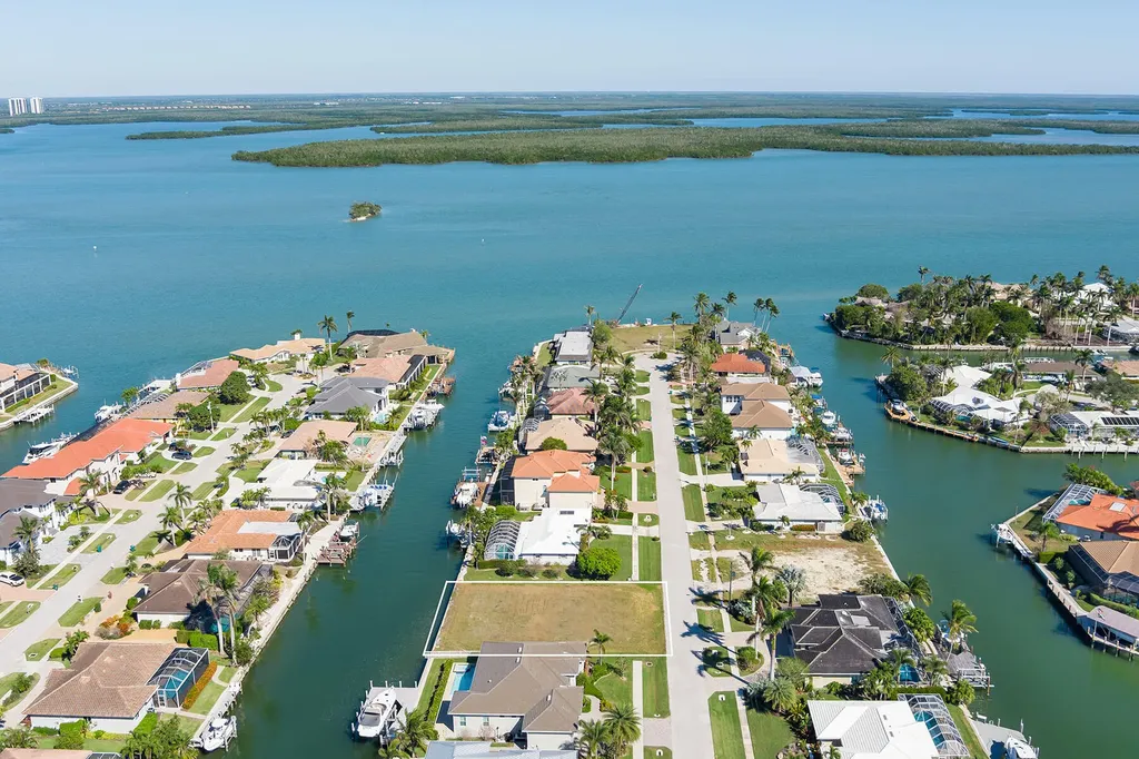 1748 Wavecrest Court Marco Island FL 34145