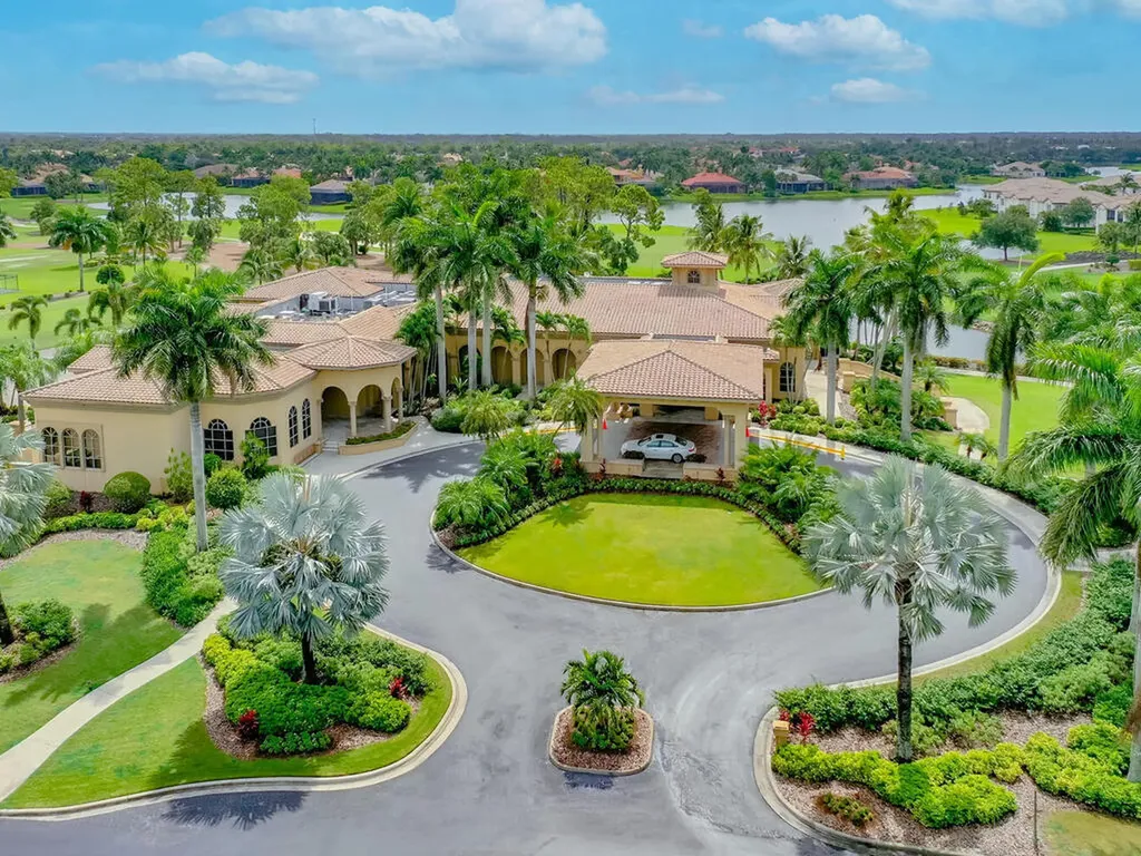 9167 Pinnacle Court Naples FL 34113