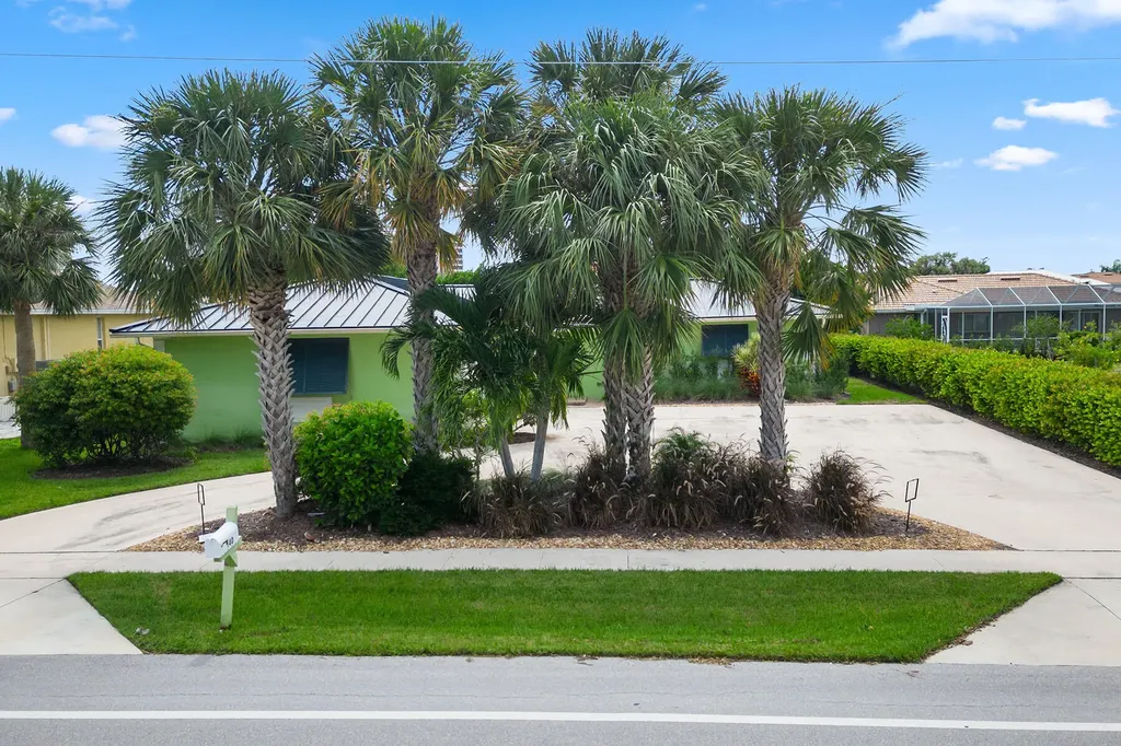 140 Landmark Street Marco Island FL 34145
