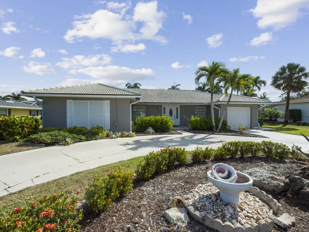 1258 Jamaica Marco Island FL 34145