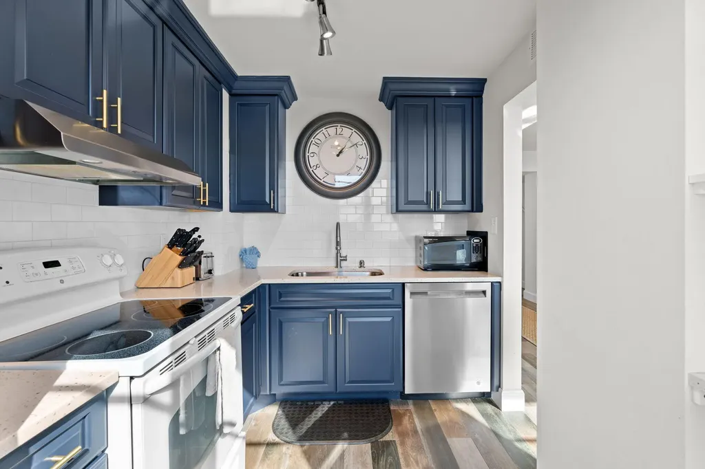 440 Seaview Court Marco Island FL 34145