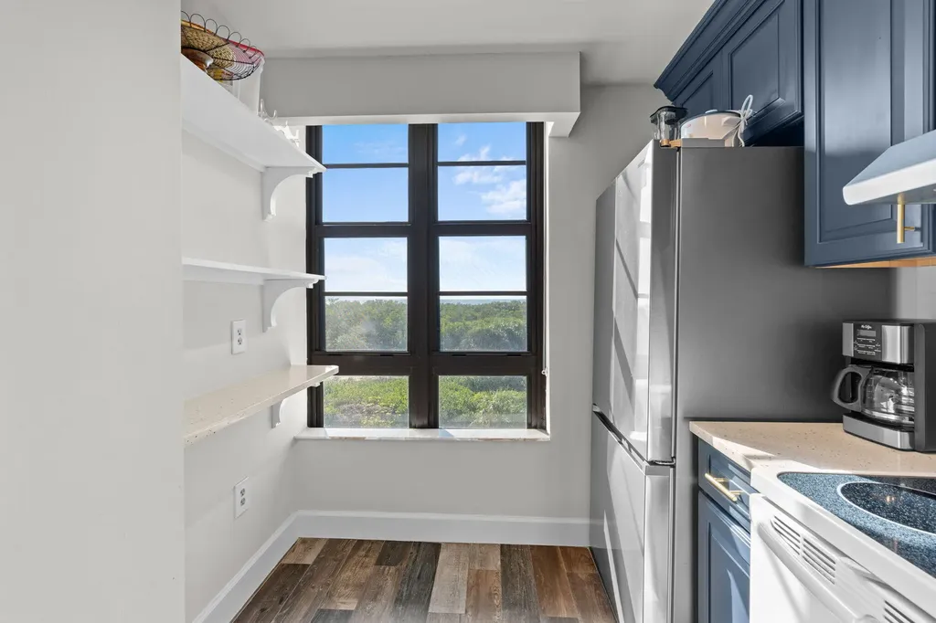 440 Seaview Court Marco Island FL 34145