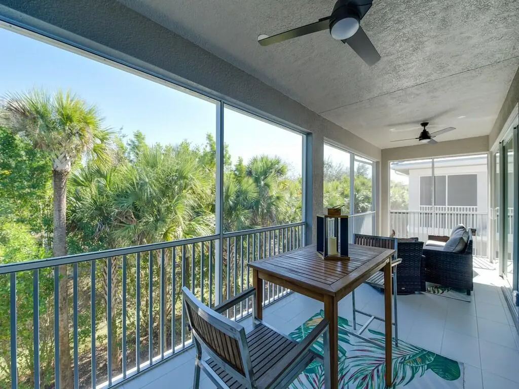 202 Indies Drive E Naples FL 34114