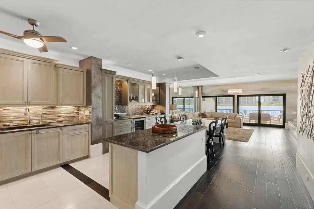 406 La Peninsula Boulevard Naples FL 34113