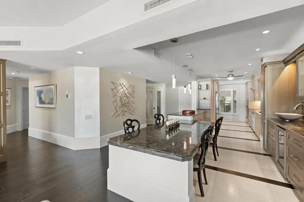 406 La Peninsula Boulevard Naples FL 34113