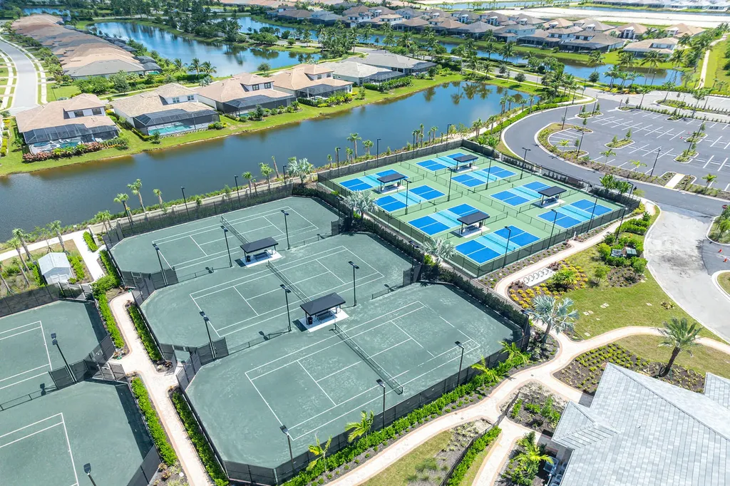 15383 Turin Drive Naples FL 34114