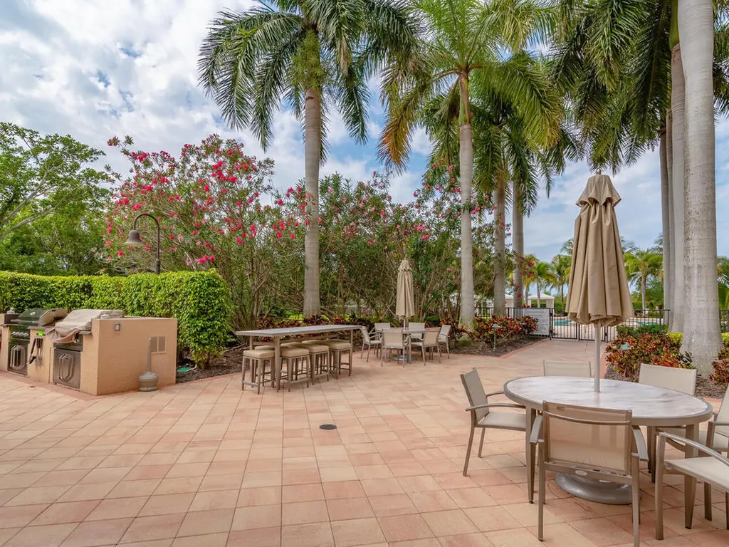 1050 Borghese Lane Naples FL 34114