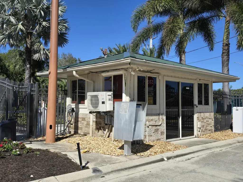 535 Cheetah Drive Naples FL 34114