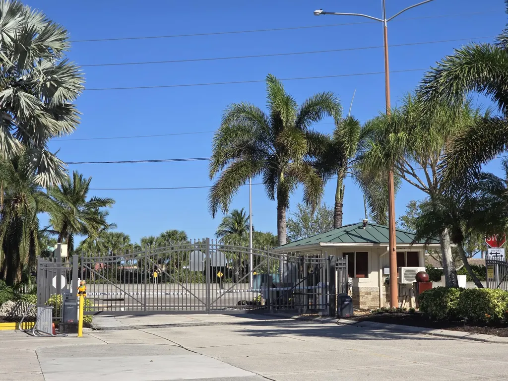 535 Cheetah Drive Naples FL 34114