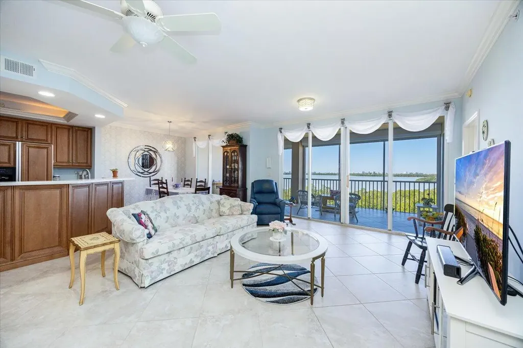269 Vintage Bay Marco Island FL 34145