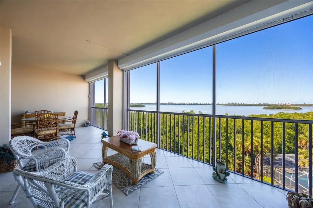 269 Vintage Bay Marco Island FL 34145