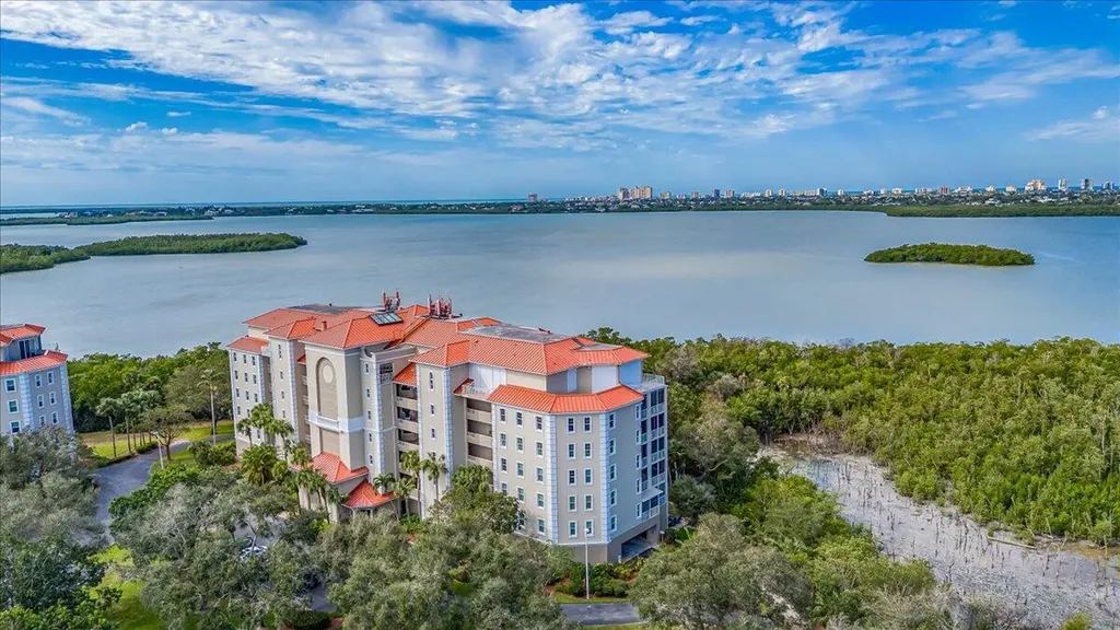 269 Vintage Bay Marco Island FL 34145