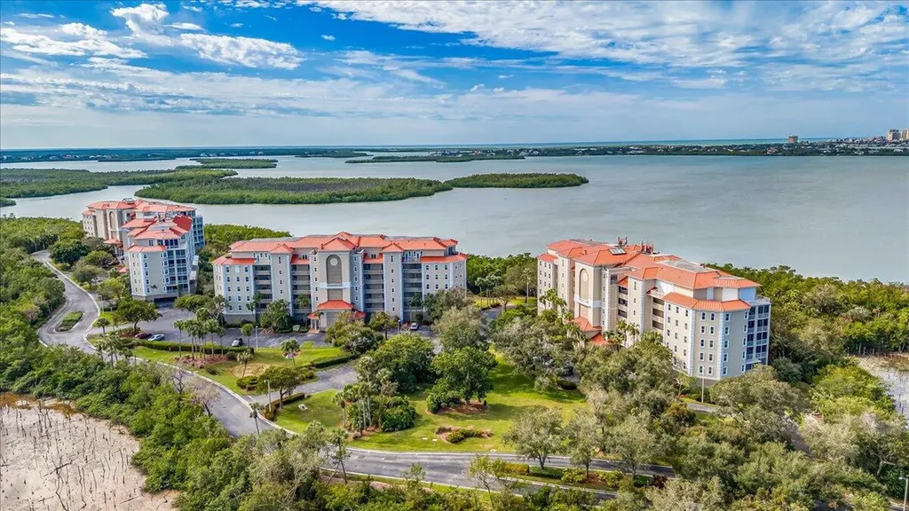269 Vintage Bay Marco Island FL 34145