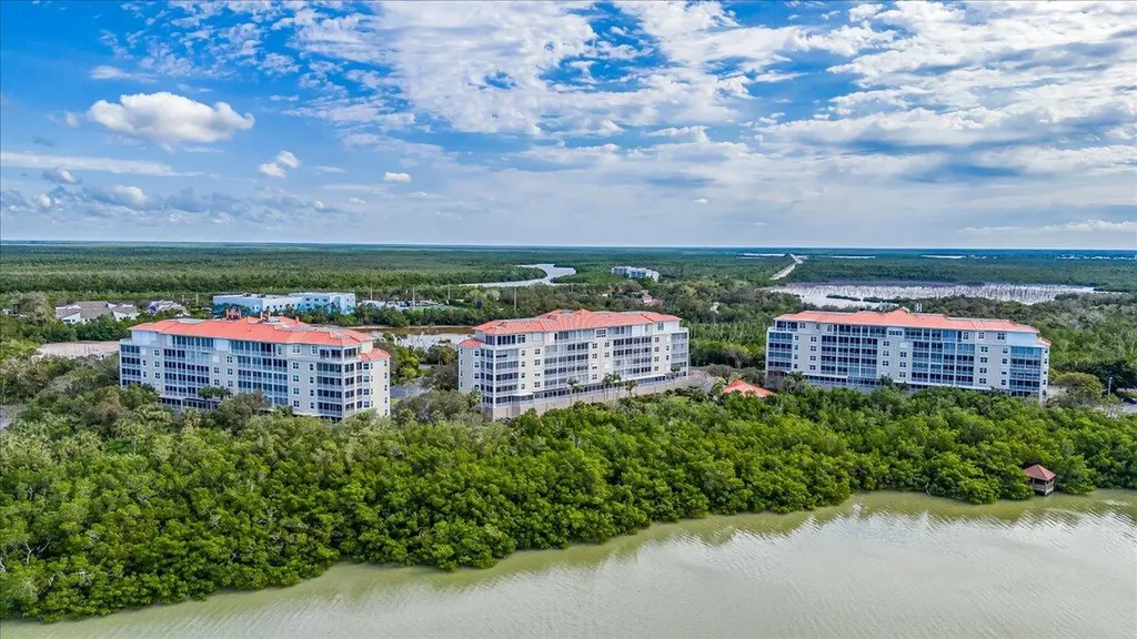 269 Vintage Bay Marco Island FL 34145