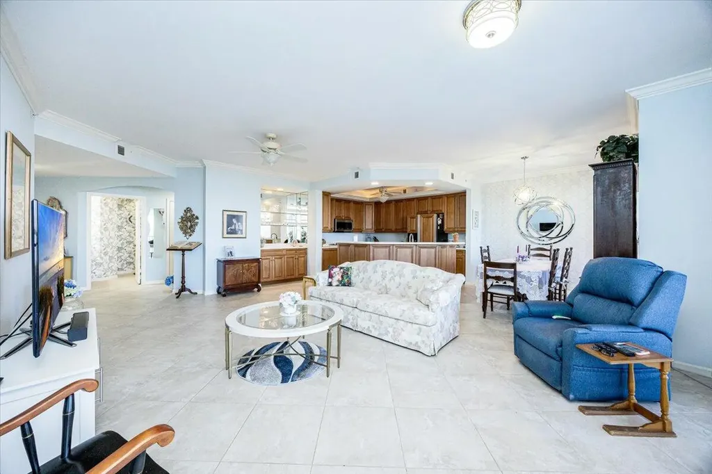 269 Vintage Bay Marco Island FL 34145