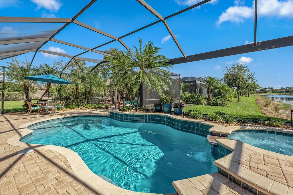 8464 Palacio Terrace W Naples FL 34114