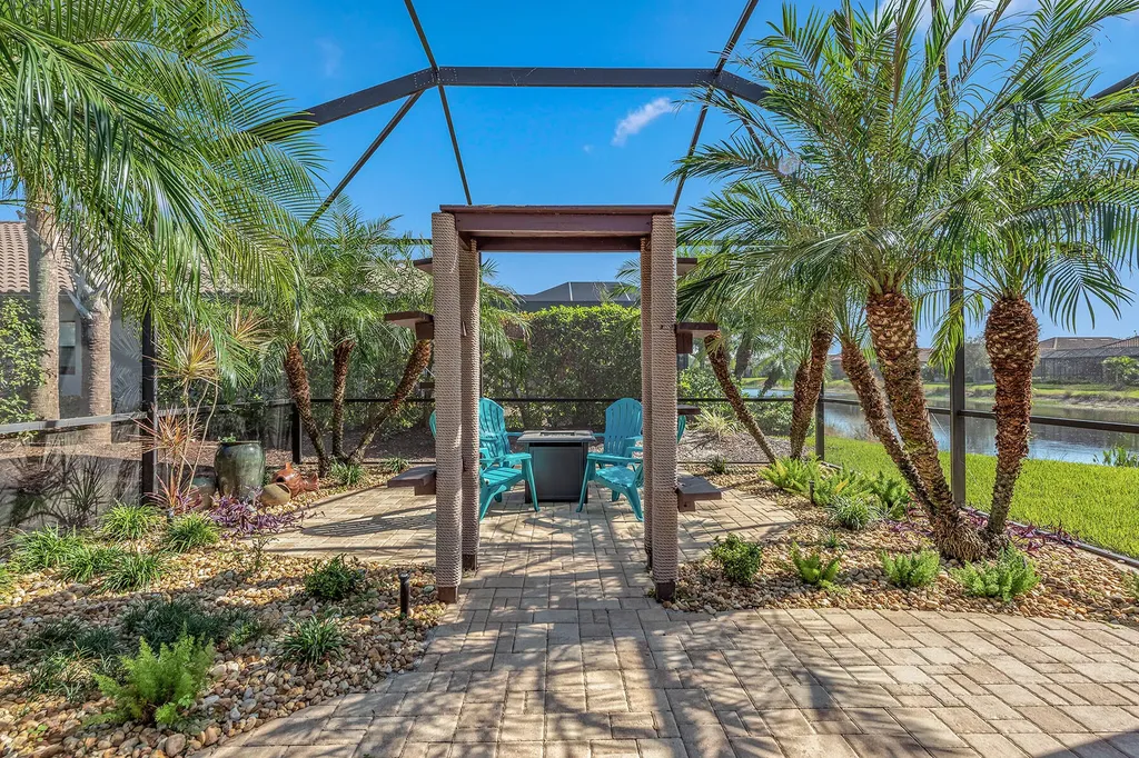 8464 Palacio Terrace W Naples FL 34114