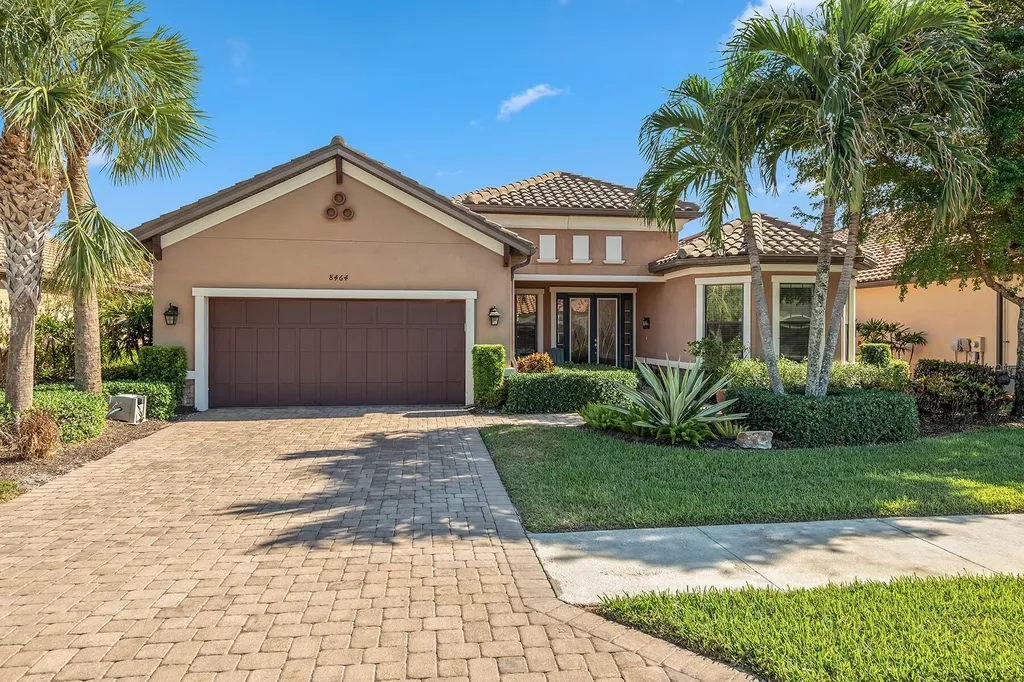 8464 Palacio Terrace W Naples FL 34114