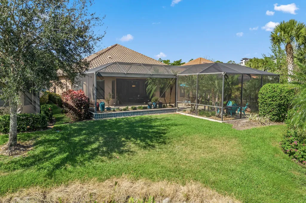 8464 Palacio Terrace W Naples FL 34114