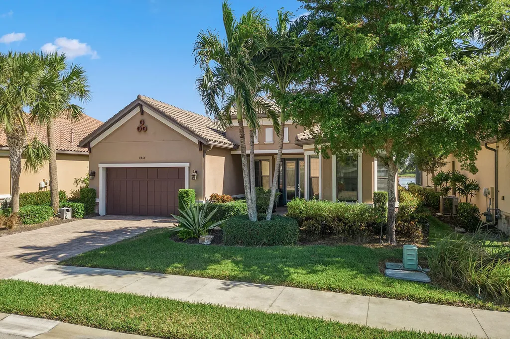 8464 Palacio Terrace W Naples FL 34114
